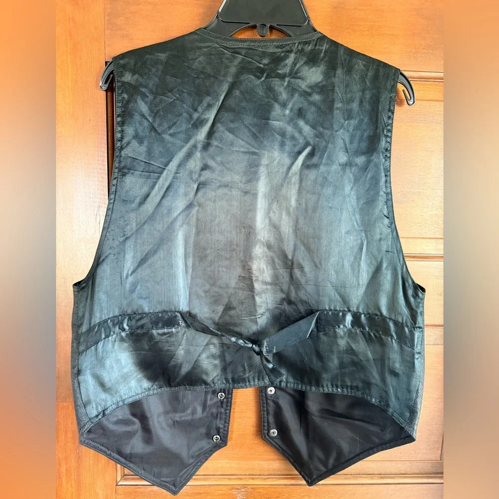 Vintage Black Leather Vest from Paragraff Clothing Co - Picture 4 of 5